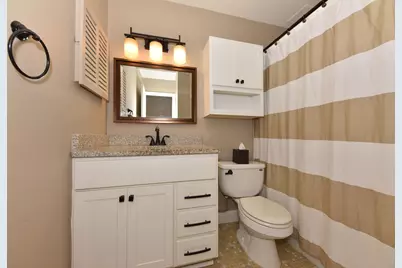 3935 S 84th St #4, Greenfield, WI 53228 - Photo 5