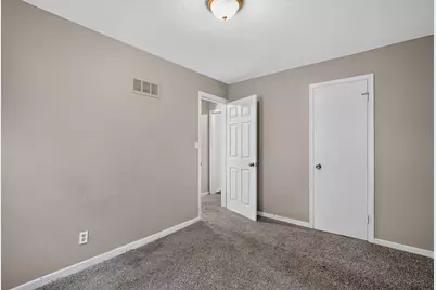 4727 N 22nd St, Milwaukee, WI 53209 - Photo 15
