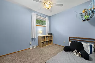 1129 Bluebird Ln, Racine, WI 53182 - Photo 15
