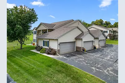 961  Spring Ct, Newburg, WI 53095 - Photo 3