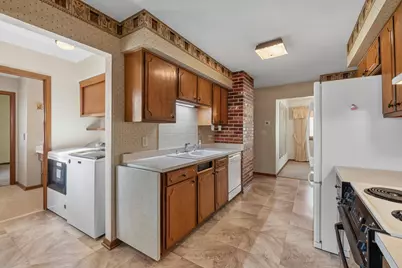 12945 W Brentwood Dr, New Berlin, WI 53151 - Photo 21