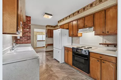 12945 W Brentwood Dr, New Berlin, WI 53151 - Photo 3