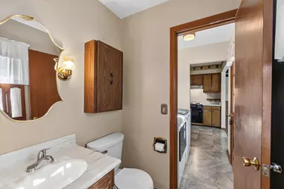 12945 W Brentwood Dr, New Berlin, WI 53151 - Photo 9