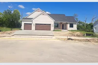 442 W Sparrow Way, Grafton, WI 53024 - Photo 1