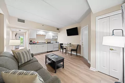 335  Wrigley Dr #412, Lake Geneva, WI 53147 - Photo 3