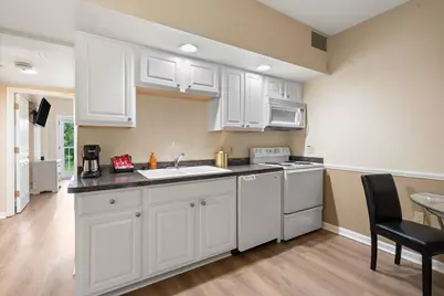 335  Wrigley Dr #412, Lake Geneva, WI 53147 - Photo 5