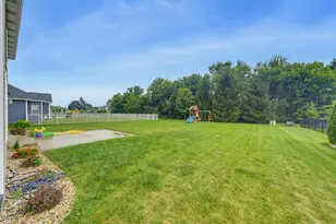 2851 Crosswinds Dr, Racine, WI 53403 - Photo 41