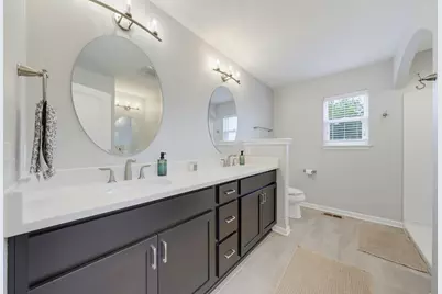 2851  Crosswinds Dr, Racine, WI 53403 - Photo 17