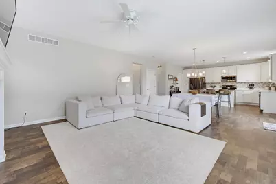2851  Crosswinds Dr, Racine, WI 53403 - Photo 9