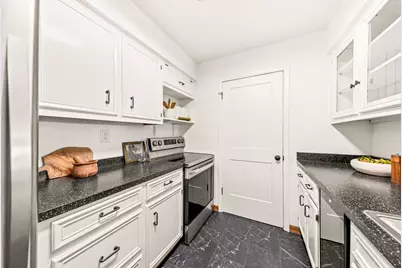 N85W15700  Ridge Rd #205, Menomonee Falls, WI 53051 - Photo 15