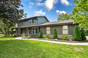 7613 S 83rd St, Franklin, WI 53132 - Photo 3
