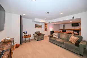 7613 S 83rd St, Franklin, WI 53132 - Photo 25