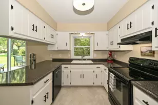 7613 S 83rd St, Franklin, WI 53132 - Photo 13