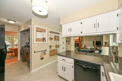 7613 S 83rd St, Franklin, WI 53132 - Photo 11