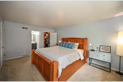 7613 S 83rd St, Franklin, WI 53132 - Photo 17