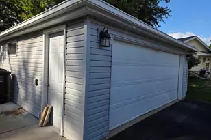 1544 Riverdale Dr, Oconomowoc, WI 53066 - Photo 3