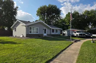 1544 Riverdale Dr, Oconomowoc, WI 53066 - Photo 1