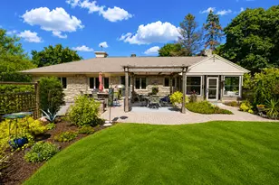 111 W Daphne Rd, Glendale, WI 53217 - Photo 33