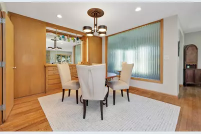 111 W Daphne Rd, Glendale, WI 53217 - Photo 5