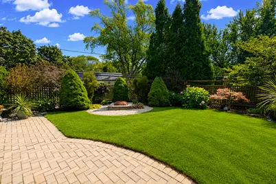 111 W Daphne Rd, Glendale, WI 53217 - Photo 39