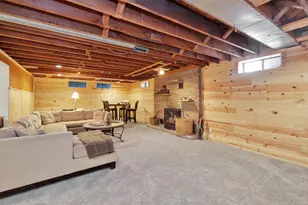 111 W Daphne Rd, Glendale, WI 53217 - Photo 27