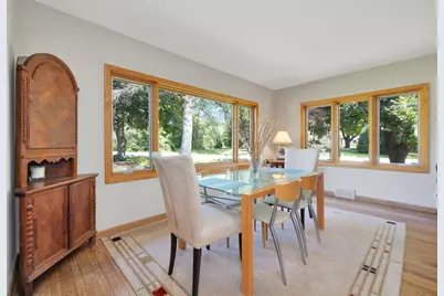 111 W Daphne Rd, Glendale, WI 53217 - Photo 11