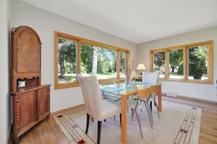 111 W Daphne Rd, Glendale, WI 53217 - Photo 11