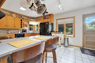 111 W Daphne Rd, Glendale, WI 53217 - Photo 15