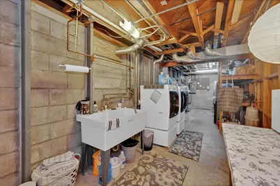 111 W Daphne Rd, Glendale, WI 53217 - Photo 31
