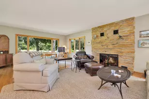 111 W Daphne Rd, Glendale, WI 53217 - Photo 7