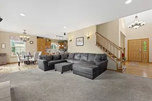 1823 Deer Path, Waukesha, WI 53189 - Photo 9