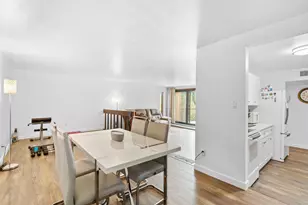 5200 S Tuckaway Blvd, Greenfield, WI 53221 - Photo 9