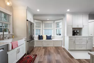 2426 N 93rd St, Wauwatosa, WI 53226 - Photo 15