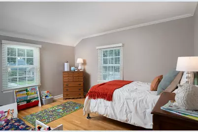 2426 N 93rd St, Wauwatosa, WI 53226 - Photo 23