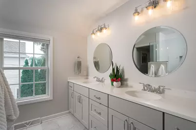 2426 N 93rd St, Wauwatosa, WI 53226 - Photo 19