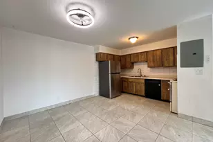 N114W16680 Crown Dr, Germantown, WI 53022 - Photo 21