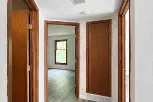 N114W16680 Crown Dr, Germantown, WI 53022 - Photo 13