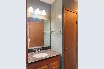 N114W16680  Crown Dr #6, Germantown, WI 53022 - Photo 3