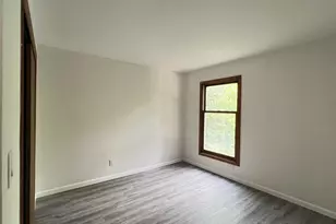 N114W16680 Crown Dr, Germantown, WI 53022 - Photo 5