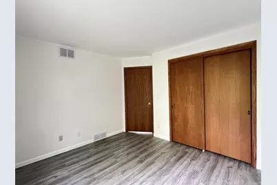 N114W16680  Crown Dr #6, Germantown, WI 53022 - Photo 7