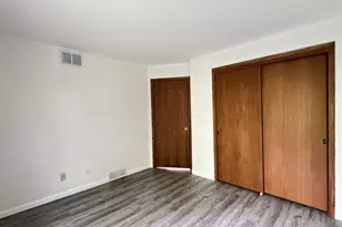 N114W16680 Crown Dr, Germantown, WI 53022 - Photo 7