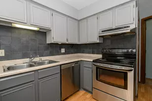 1320 Camden Way, Waukesha, WI 53186 - Photo 5