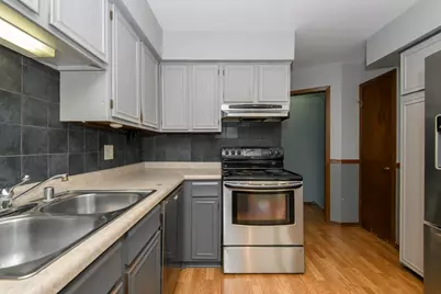 1320  Camden Way #2, Waukesha, WI 53186 - Photo 3