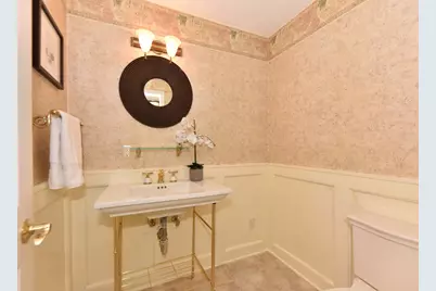 2220  Stonecroft Dr, Grafton, WI 53024 - Photo 17