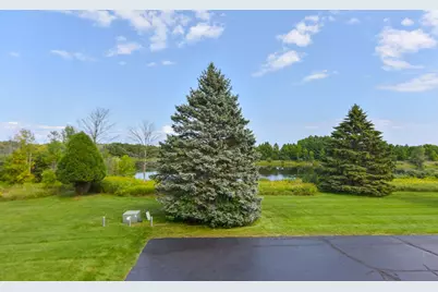 2220  Stonecroft Dr, Grafton, WI 53024 - Photo 31