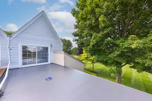 2220 Stonecroft Dr, Grafton, WI 53024 - Photo 33