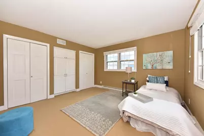 2220  Stonecroft Dr, Grafton, WI 53024 - Photo 23