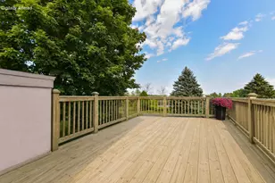 2220 Stonecroft Dr, Grafton, WI 53024 - Photo 23