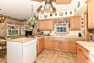 809 Mackinac Ave, South Milwaukee, WI 53172 - Photo 9