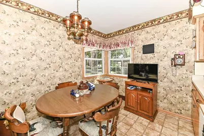 809  Mackinac Ave, South Milwaukee, WI 53172 - Photo 7
